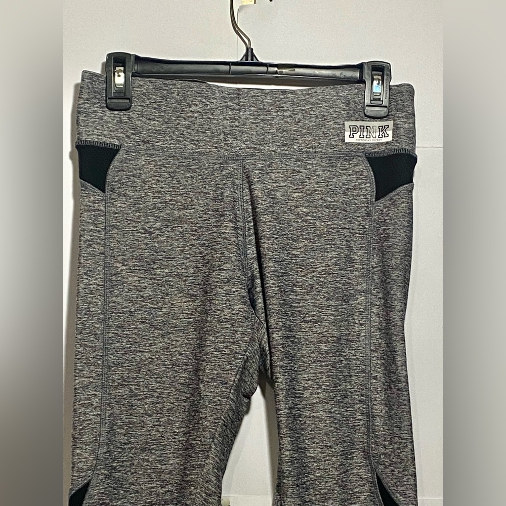 PINK Ultimate Women’s Athletic Workout Wear Grey Pants Leggings - Size Medium - Picture 1 of 6